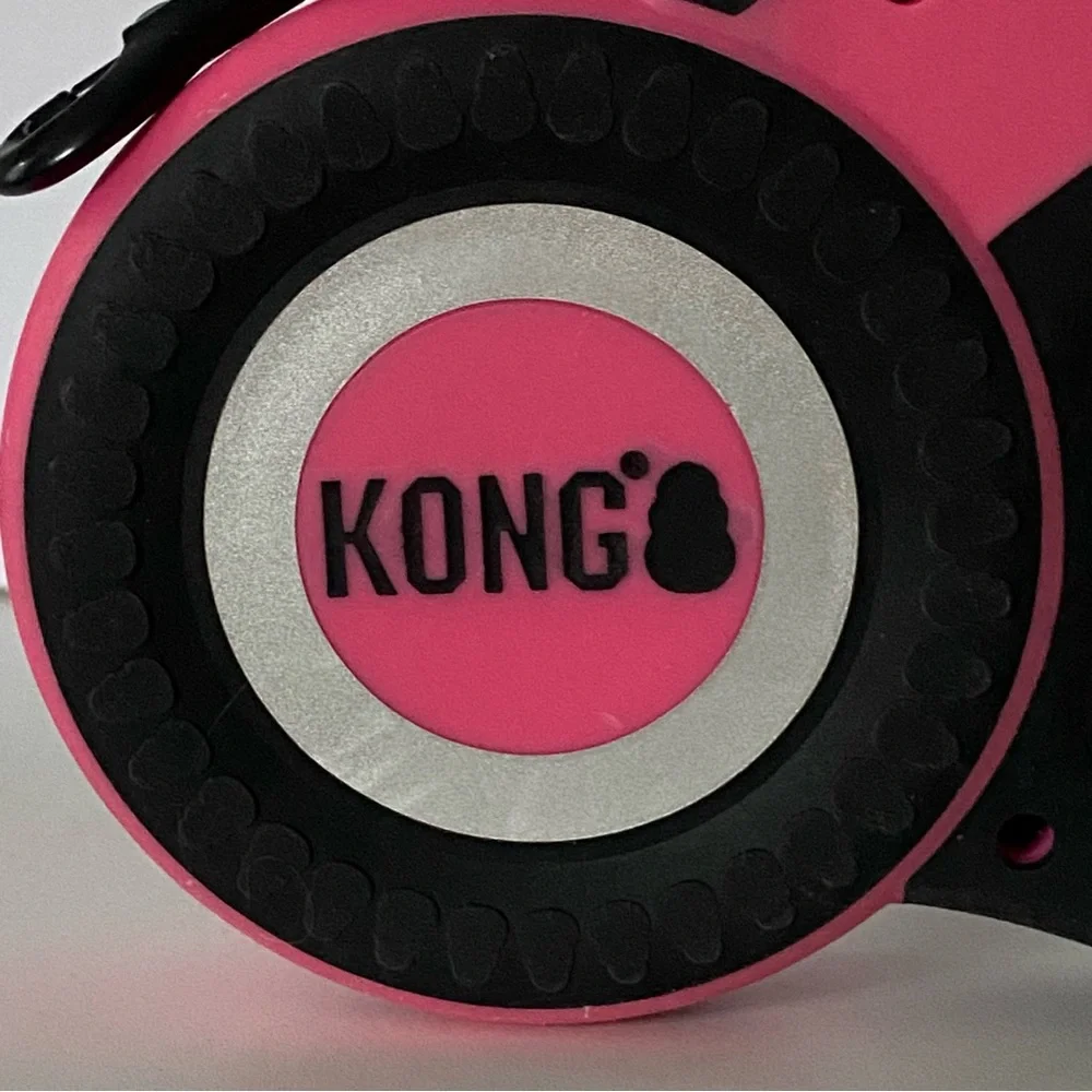 KONG Retractable Dog Leash Up To 55 Pound Dog 15 Feet Long Small Medium Pink
